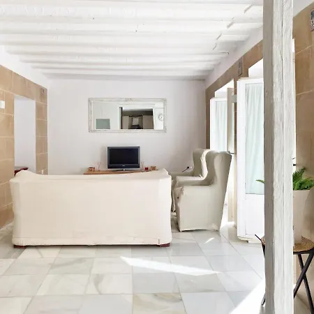 Cathedral Con Balcon Apartment *